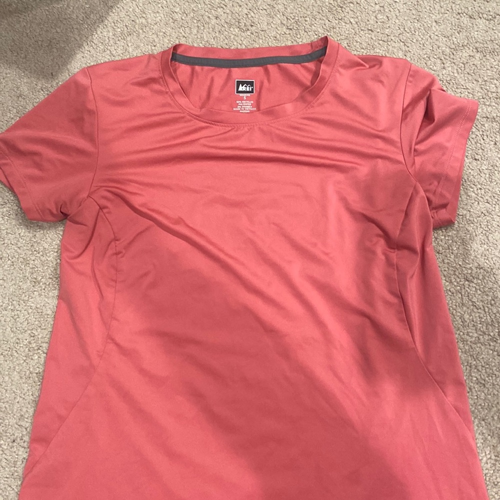 REI | Salmon women’s size S tech wick shirt